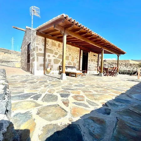 Rural House With Private Pool, Bbq, And Views Of The Atlantic Ocean In Tenerife South