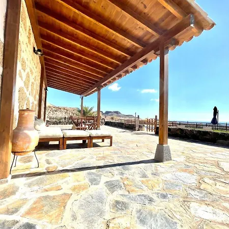Rural House With Private Pool, Bbq, And Views Of The Atlantic Ocean In Tenerife South