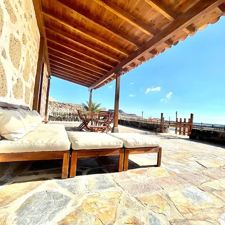 Rural House With Private Pool, Bbq, And Views Of The Atlantic Ocean In Tenerife South